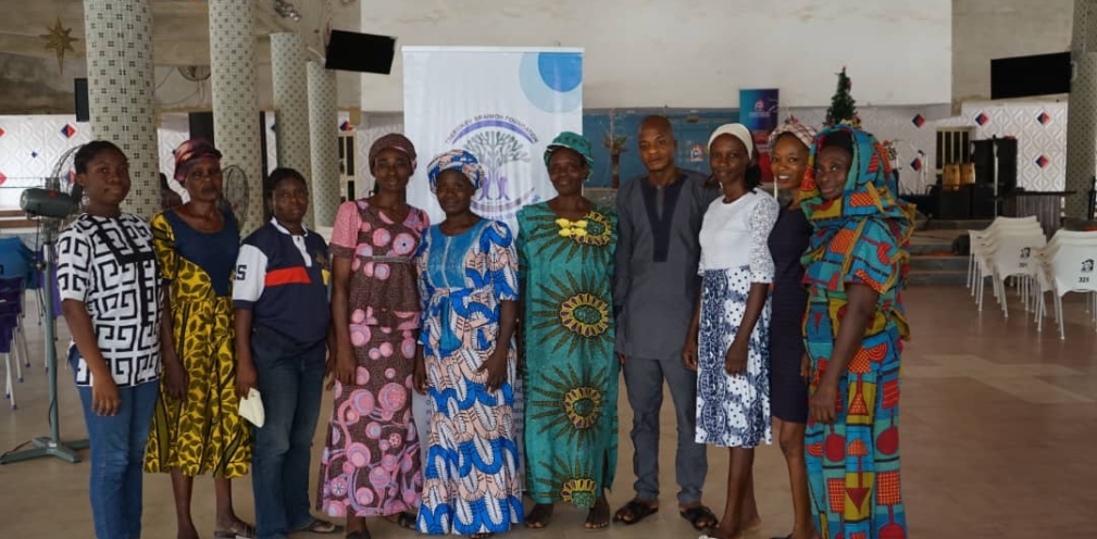 December Christmas Gifts to People in Ipaja Zone, Lagos State